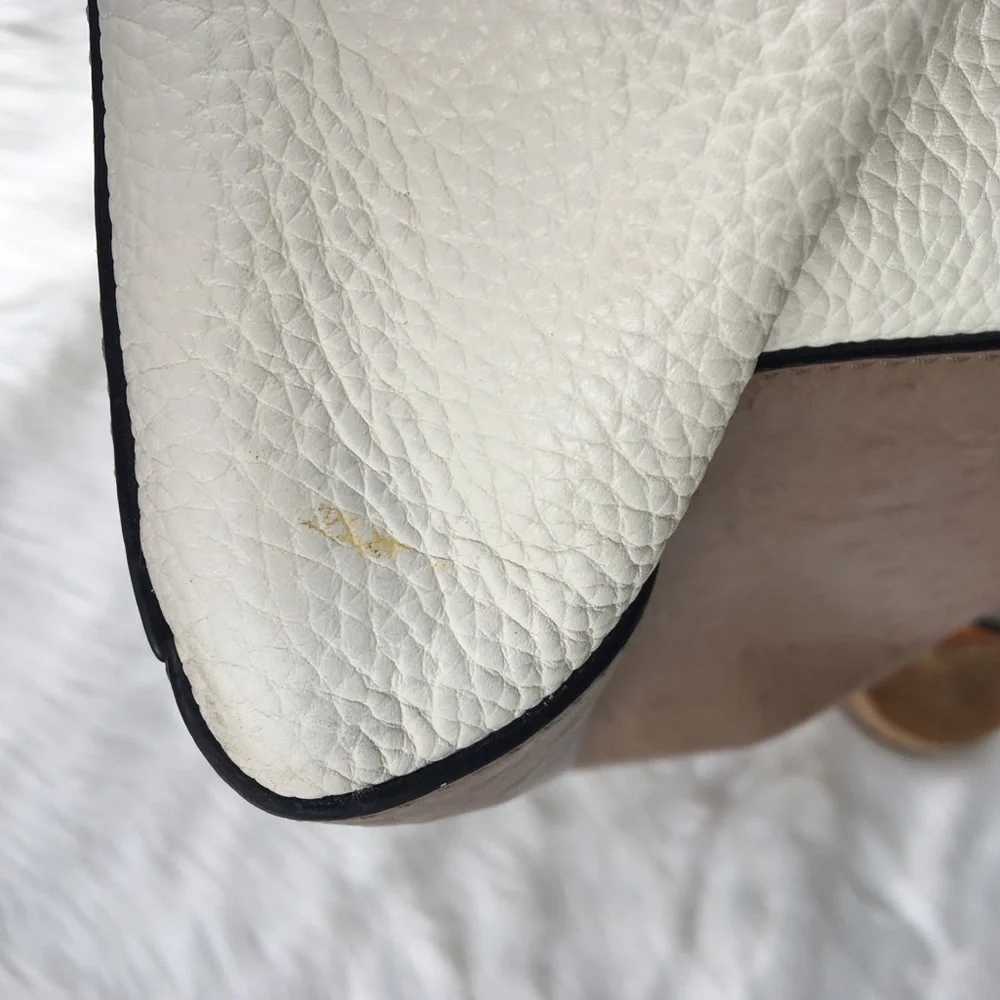 Kate Spade Ostrich Tan / Cream Purse
